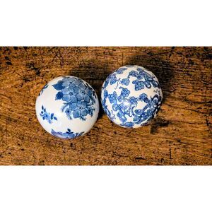 Vintage Chinoiserie Ceramic Carpet Balls Blue White Decorative Spheres 4” Set 2